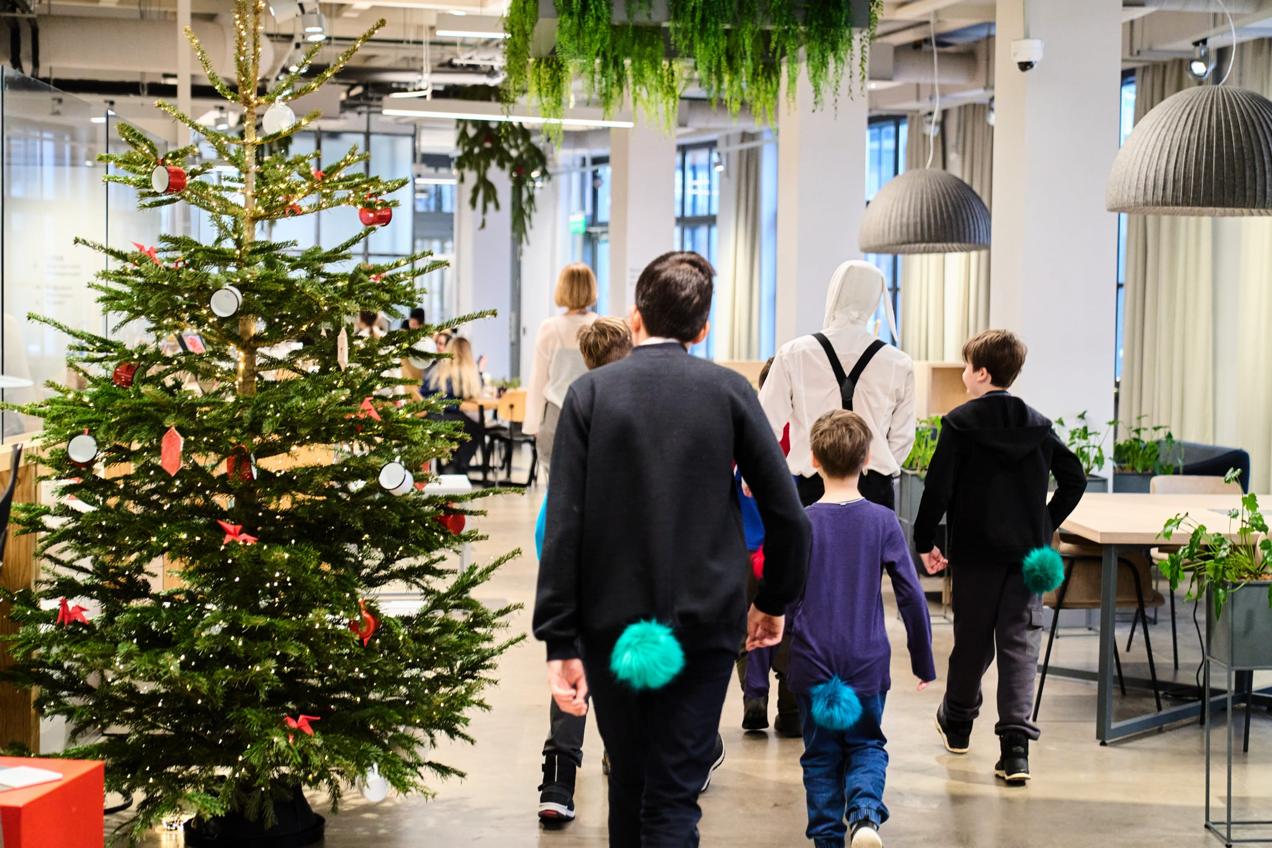 Абонемент для детей 9-12 лет «Слышишь, как поет лес?»